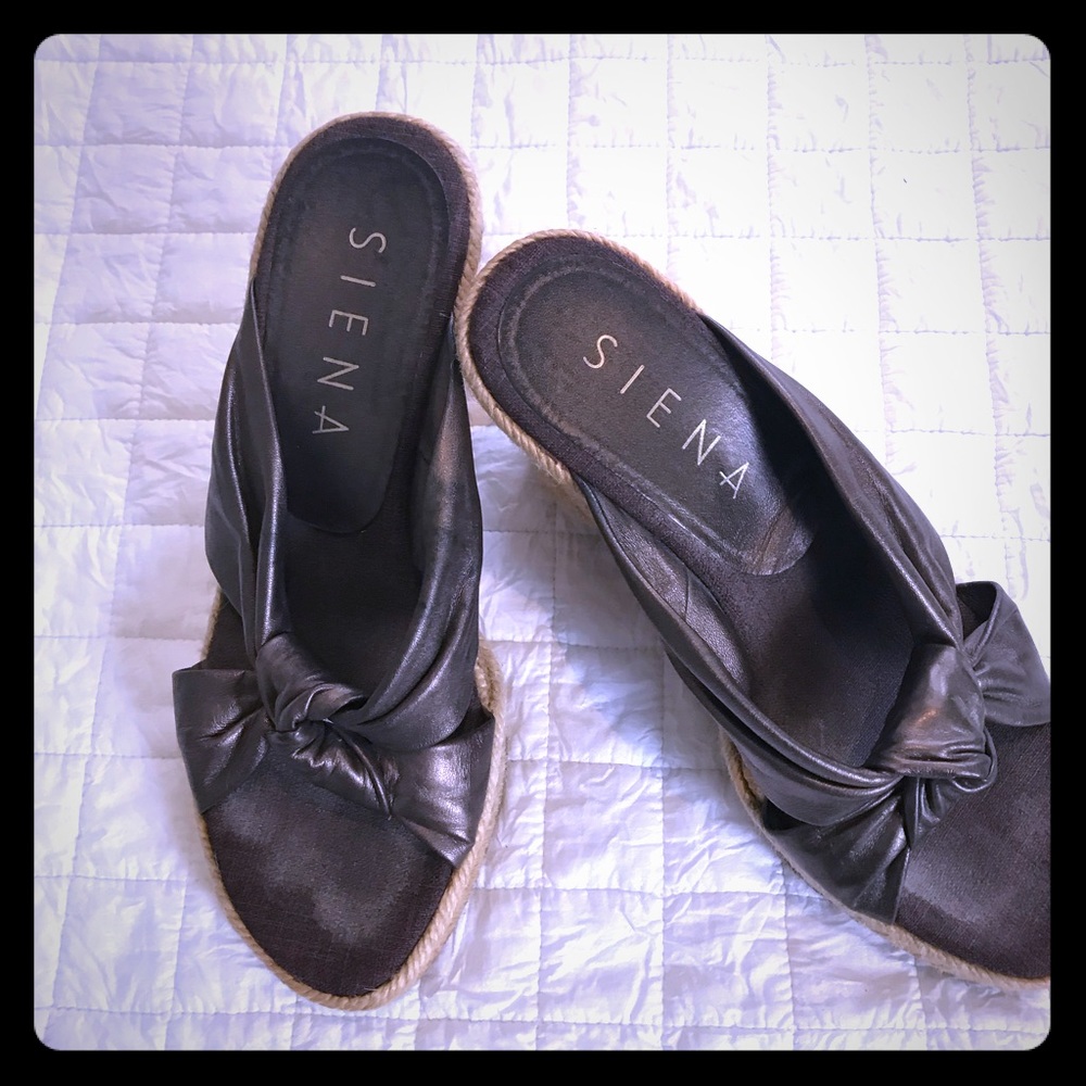 Shoes bronze/gold color